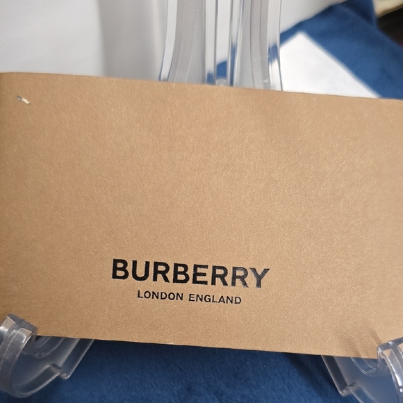 Burberry sunglasses - Picture 2 of 10